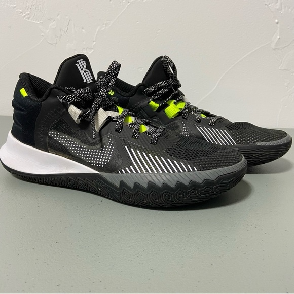 Nike Kyrie Flytrap V 5 Black Cool Grey CZ4100-002 Men's 8 Athletic Basketball - Picture 1 of 11